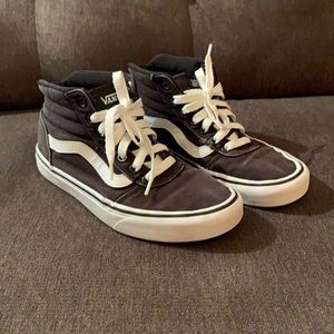 Women’s high top vans ⚡️